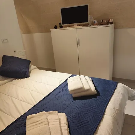 Apartmán La Casaredda Guesthouse, 69-71 *